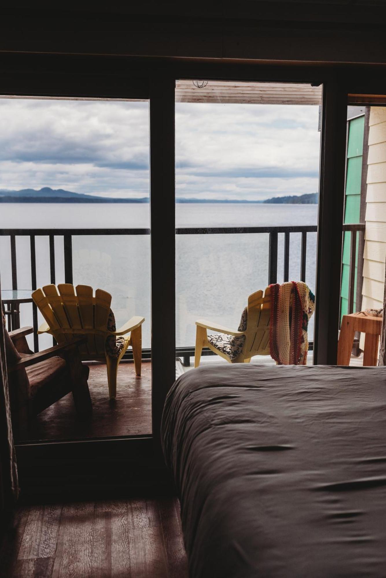 The Oceanfront Hotel Sointula الغرفة الصورة